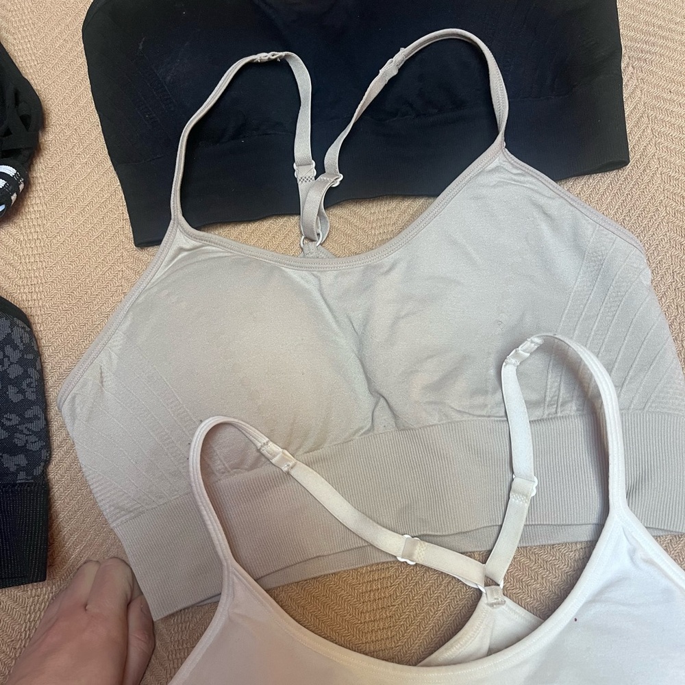 Bundle of 8 sports bras and shorts! - Picture 8 of 12